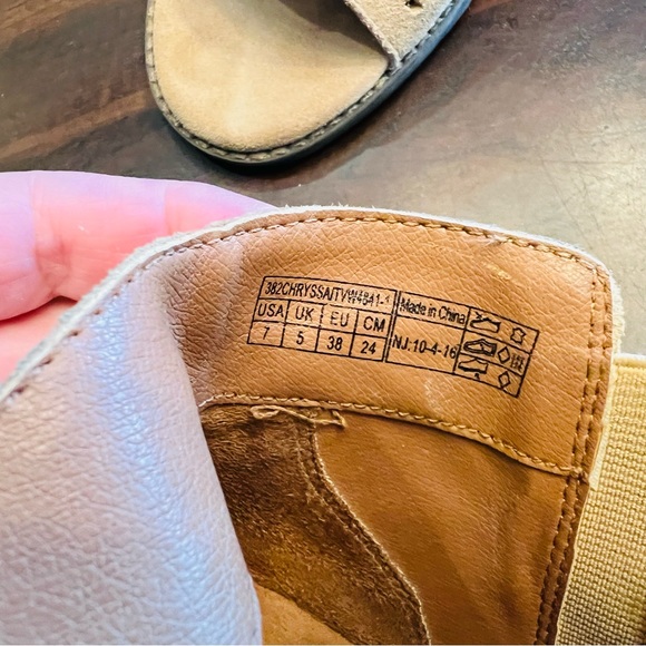 Vionic Peep Toe Ankle booties 7 - Picture 2 of 6